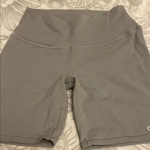 Alo M airbrush shorts EUC